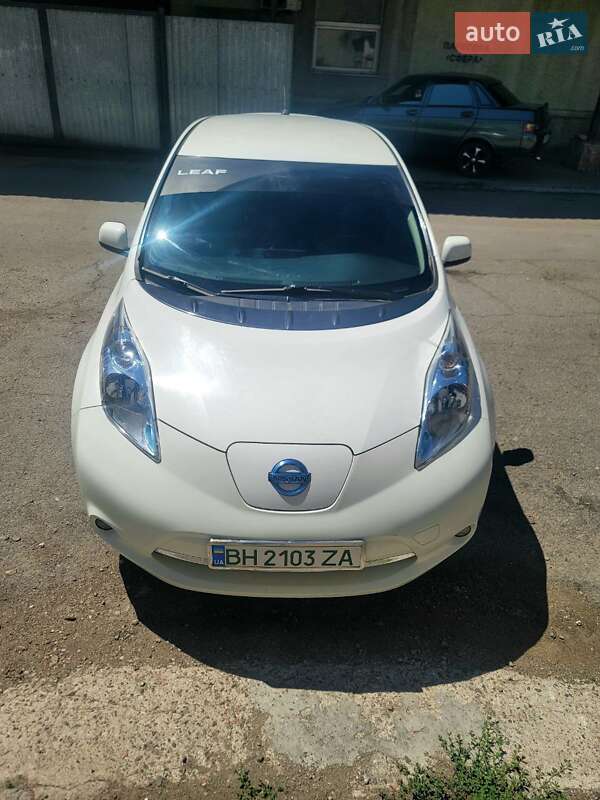 2015 nissan leaf