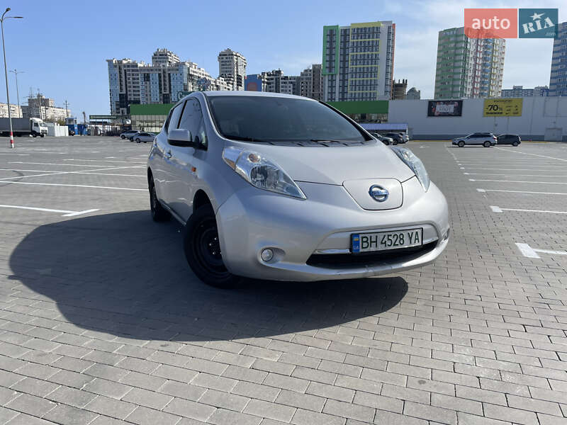 2016 nissan leaf