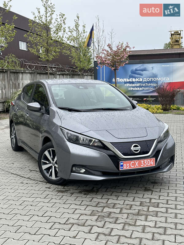 2022 nissan leaf