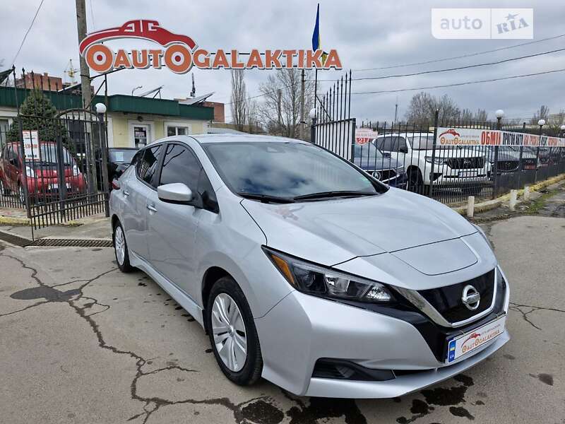 2022 nissan leaf