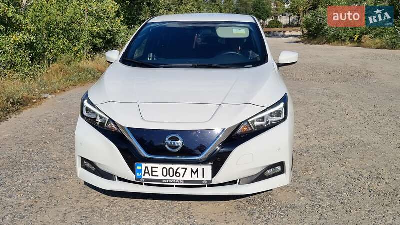 2022 nissan leaf