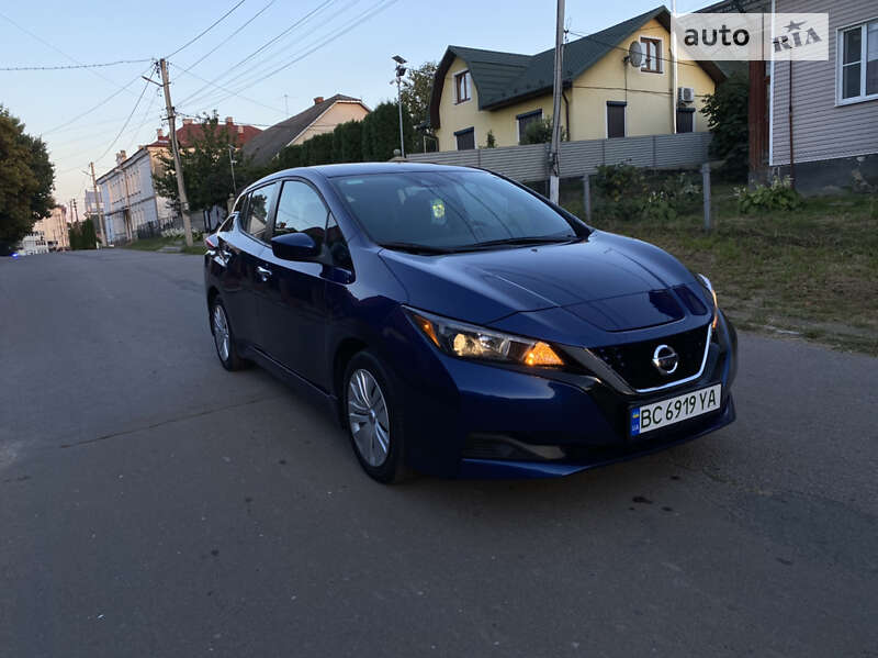 2022 nissan leaf