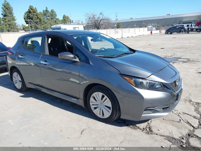 2022 nissan leaf