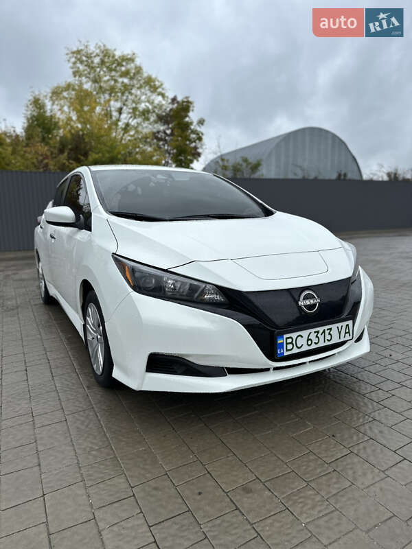 2023 nissan leaf