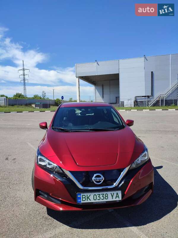 2018 nissan leaf