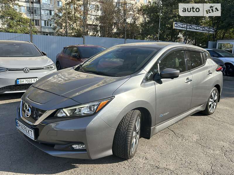 2018 nissan leaf