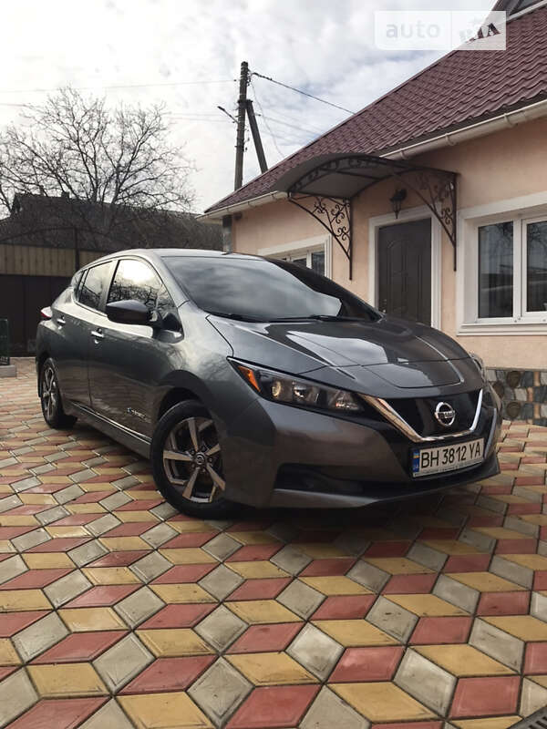 2018 nissan leaf