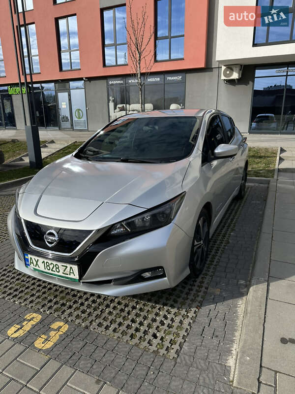 2018 nissan leaf
