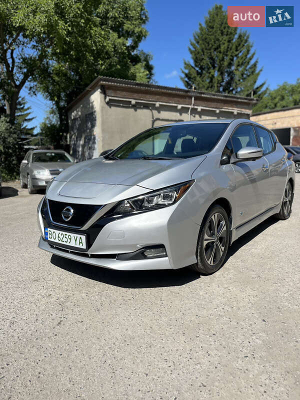 2018 nissan leaf