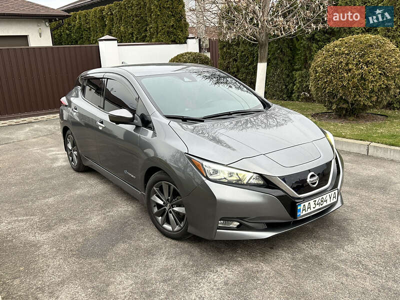 2018 nissan leaf