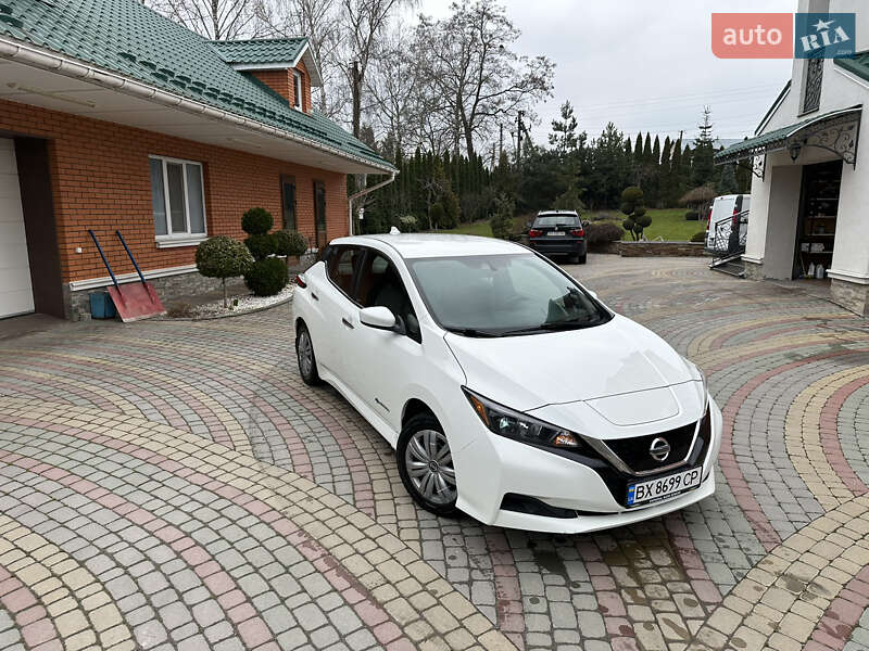 2018 nissan leaf