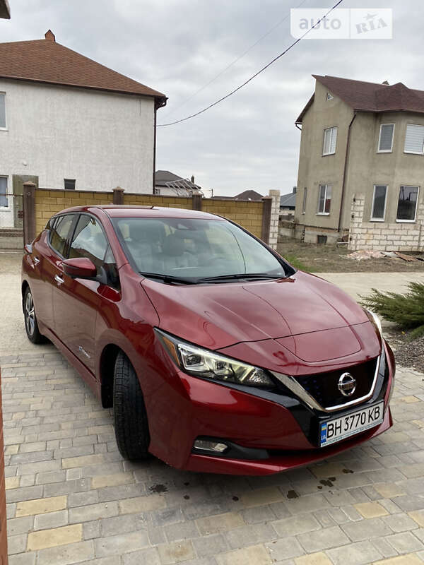 2018 nissan leaf
