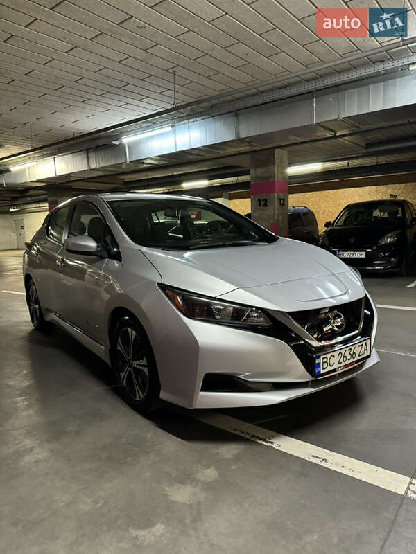 2018 nissan leaf