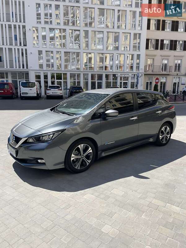 2018 nissan leaf