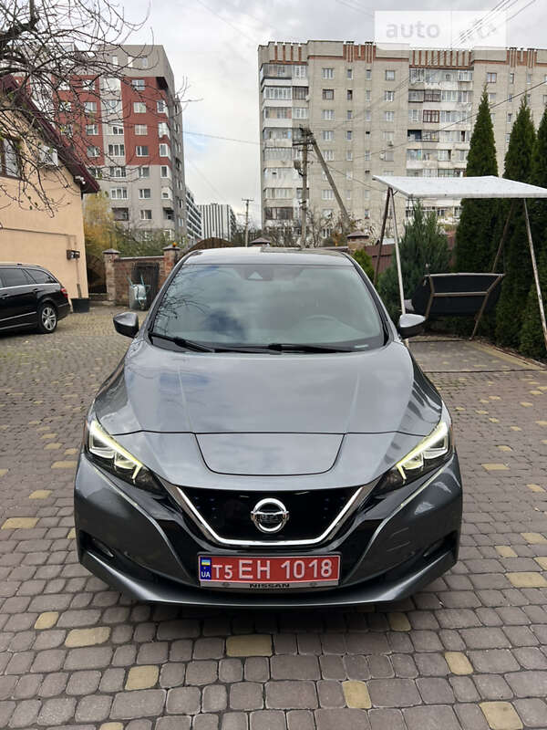 2018 nissan leaf