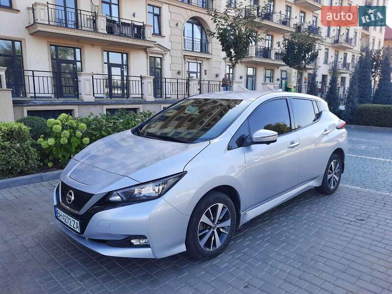 2018 nissan leaf
