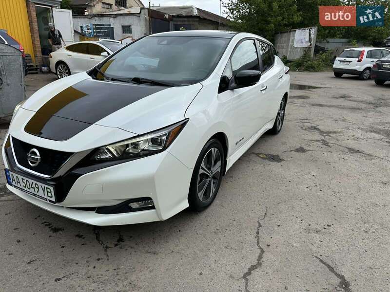 2018 nissan leaf