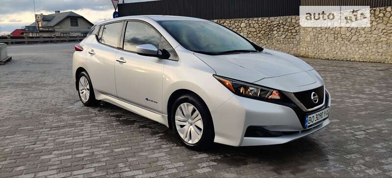 2018 nissan leaf