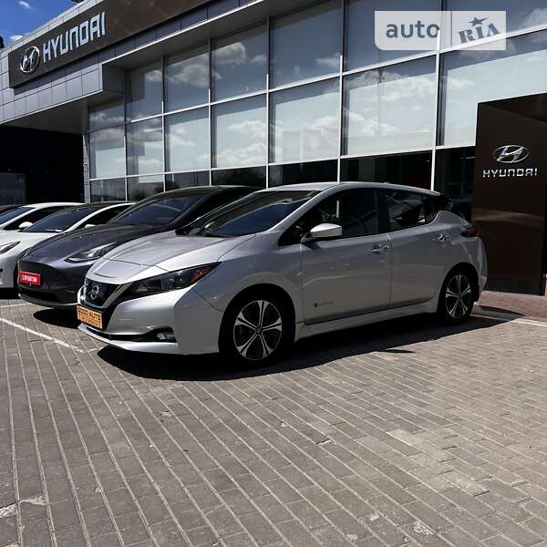 2018 nissan leaf
