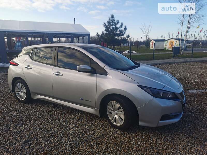 2018 nissan leaf