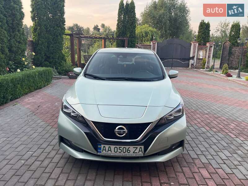 2018 nissan leaf