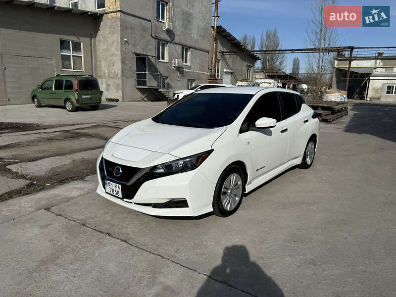 2018 nissan leaf