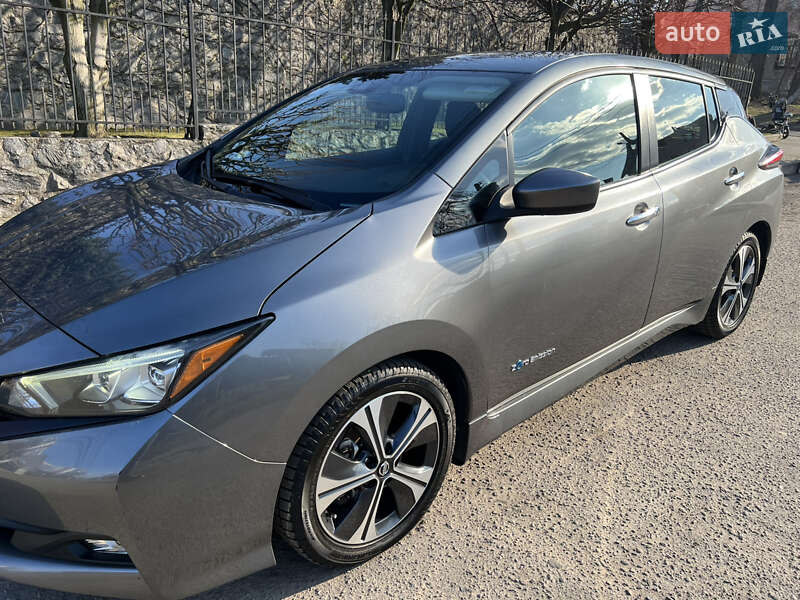 2018 nissan leaf