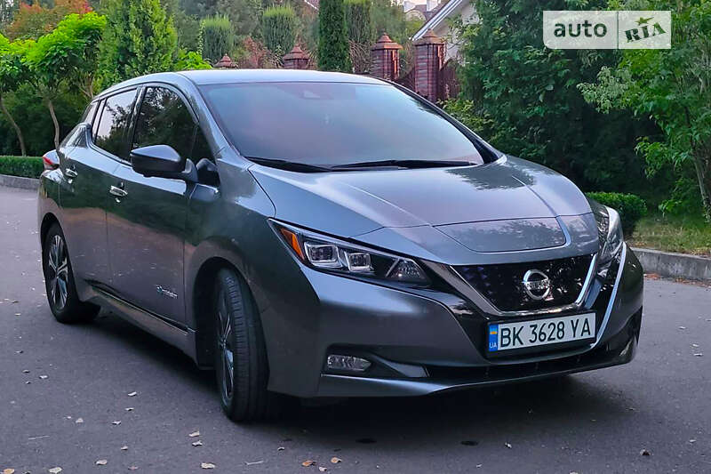 2018 nissan leaf