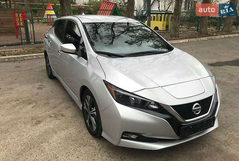 2020 nissan leaf