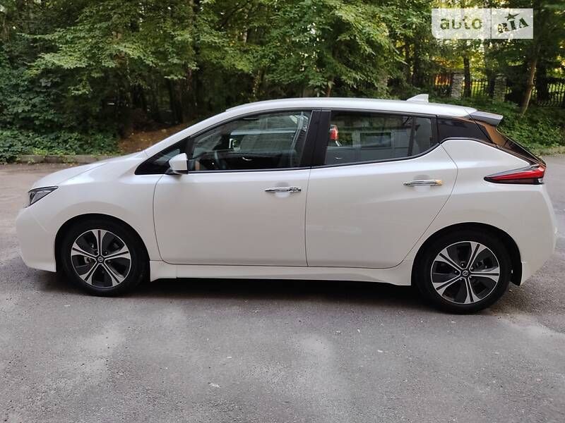 2020 nissan leaf