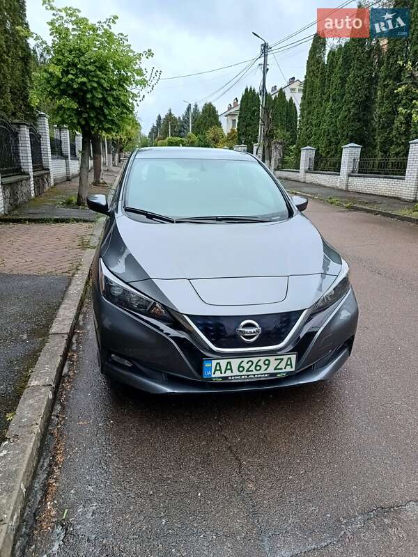 2018 nissan leaf