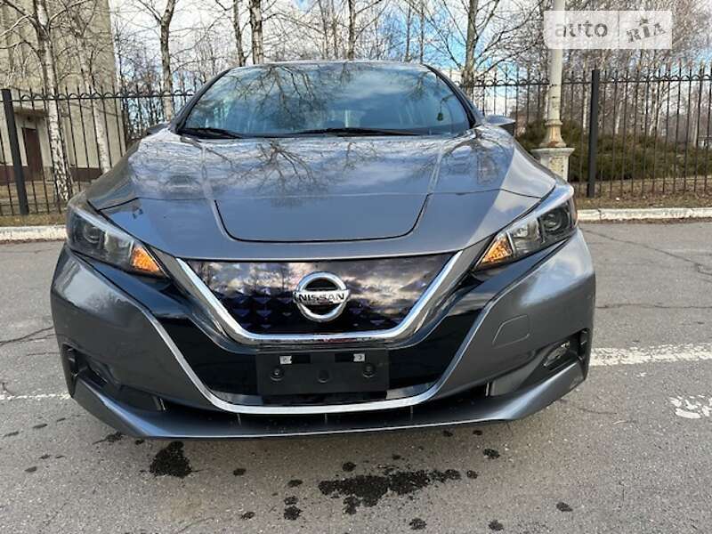 2022 nissan leaf