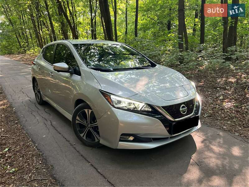 2020 nissan leaf