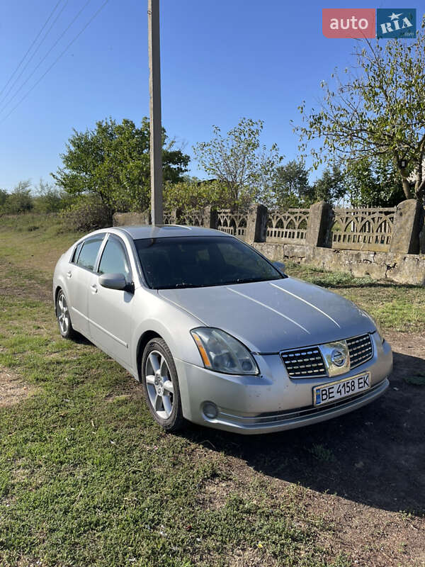 2004 nissan maxima
