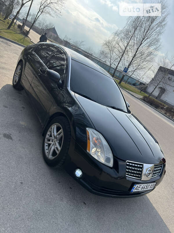 2004 nissan maxima