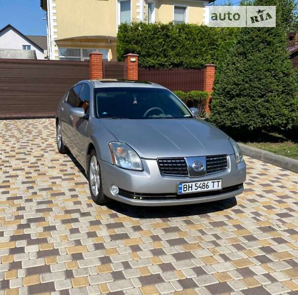 2004 nissan maxima