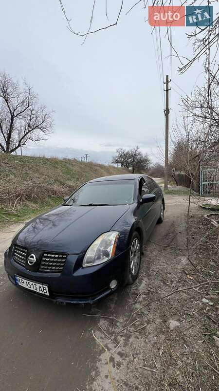 2005 nissan maxima