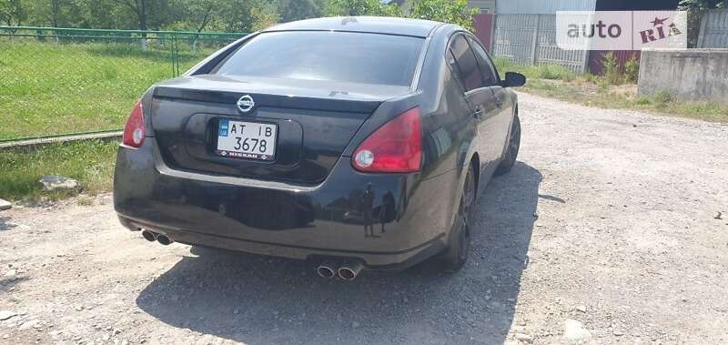 2004 nissan maxima