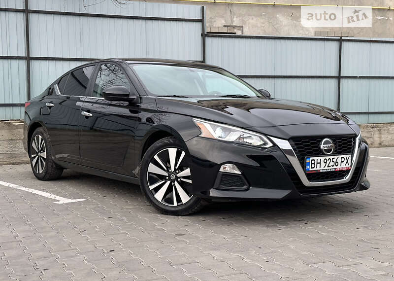 2019 nissan altima
