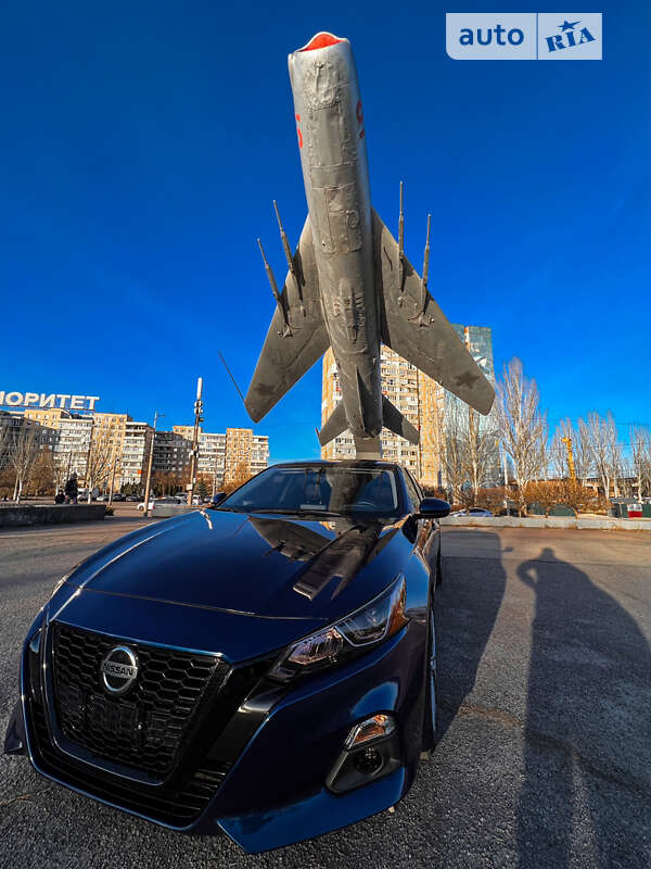 2019 nissan altima