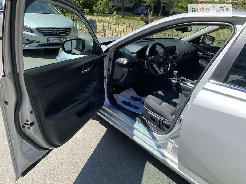 2021 nissan altima