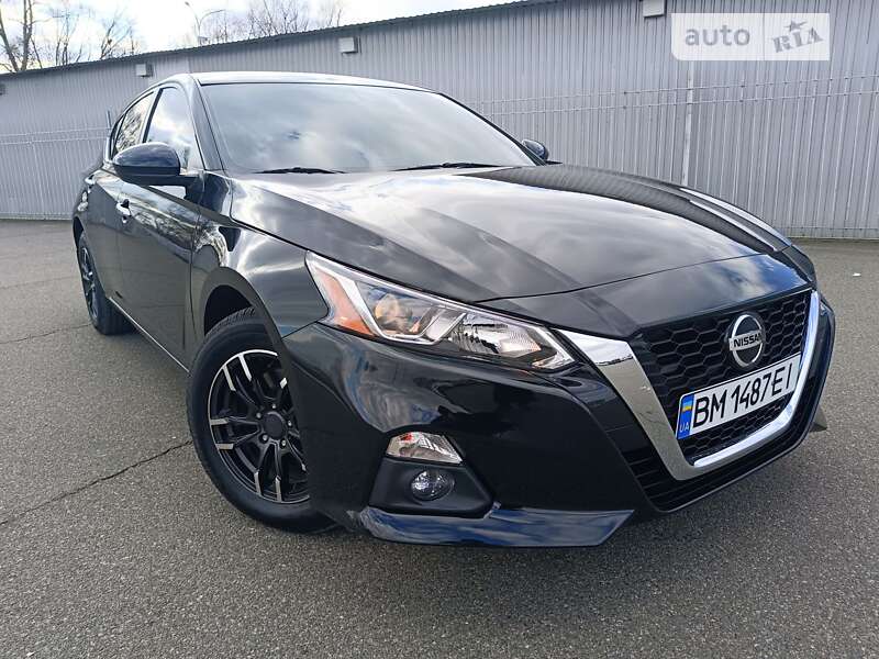 2019 nissan altima