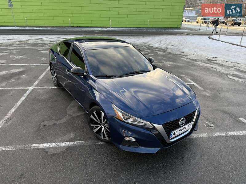 2019 nissan altima