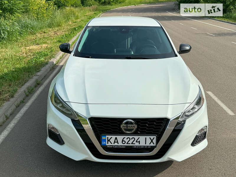 2019 nissan altima