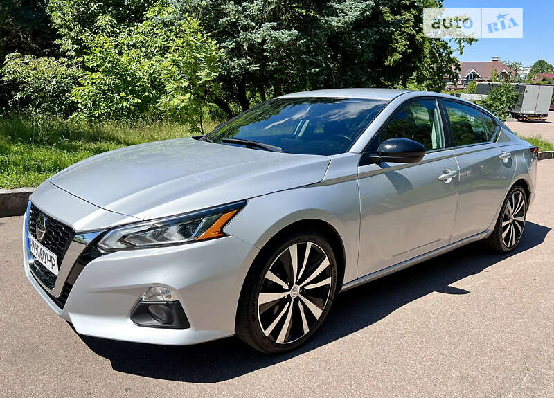 2020 nissan altima