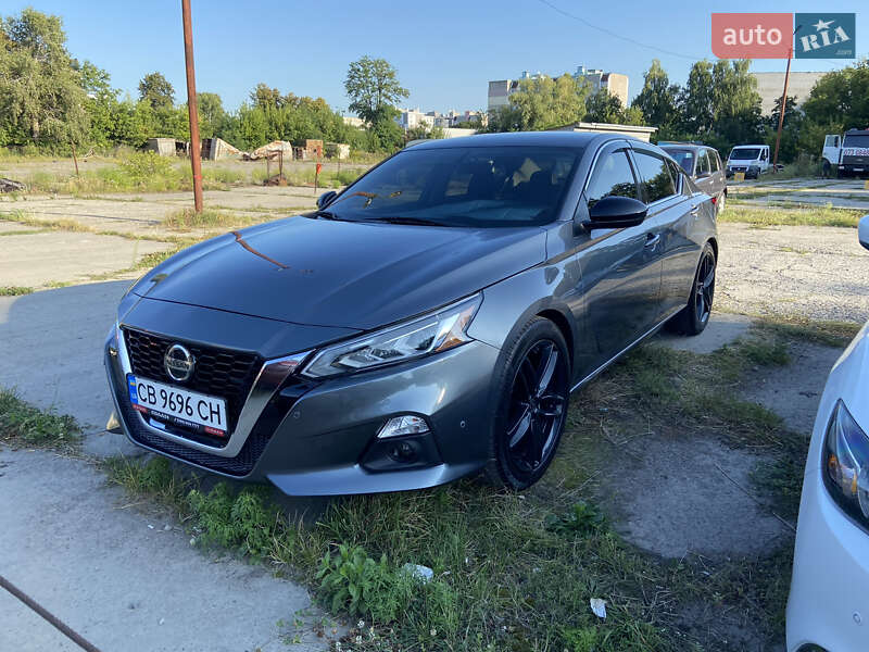 2019 nissan altima