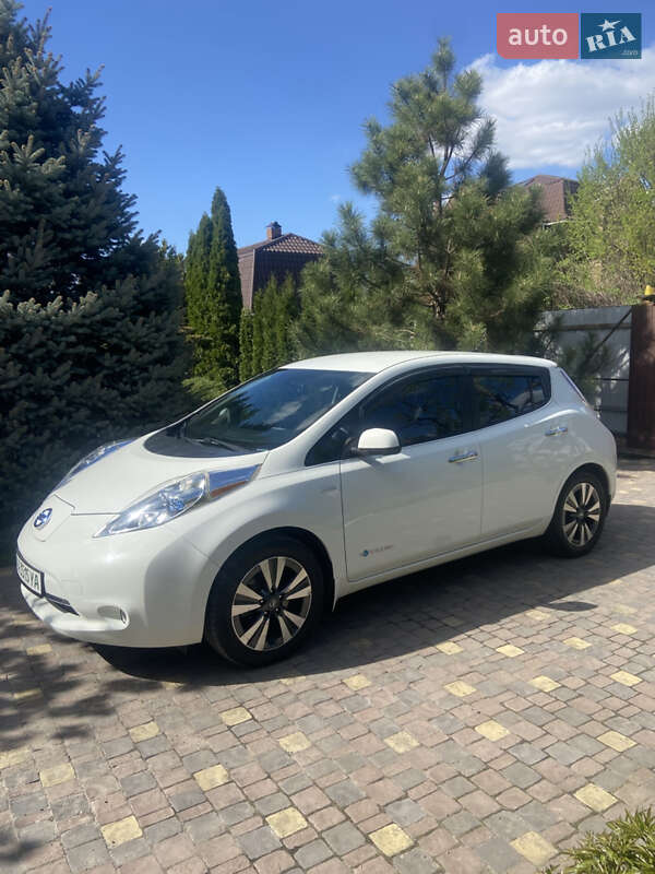 2015 nissan leaf