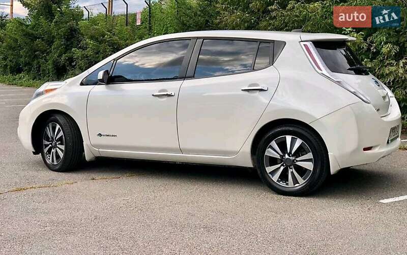 2016 nissan leaf