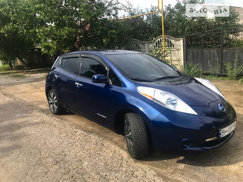 2016 nissan leaf