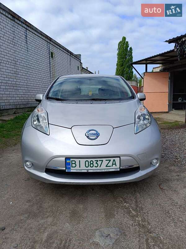 2016 nissan leaf